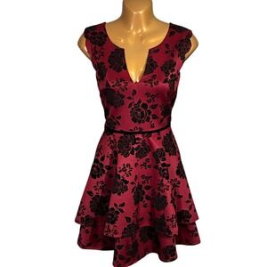 City Studio Women Floral Holiday V Neck Sleeveless Tiered Dress Size 5 Red Black